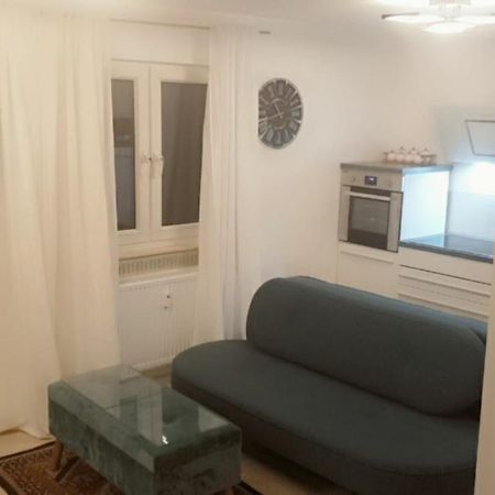 Apartment Mit Schoener, Moderner Einrichtung Koln Bagian luar foto
