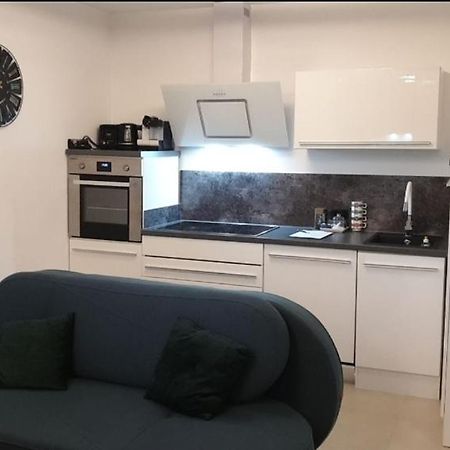 Apartment Mit Schoener, Moderner Einrichtung Koln Bagian luar foto