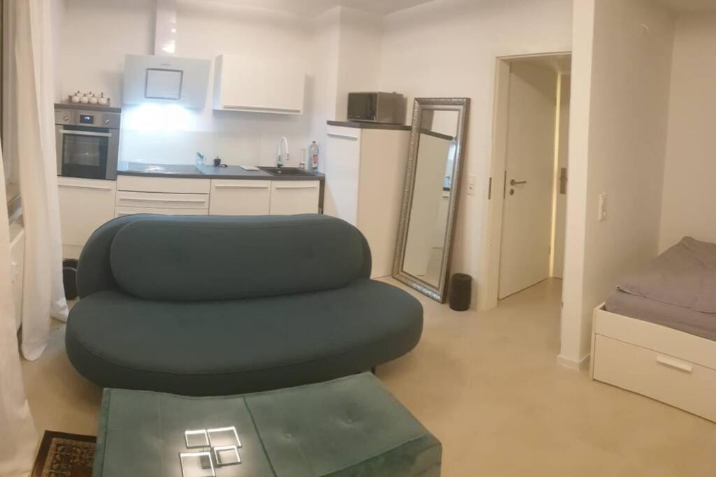 Apartment Mit Schoener, Moderner Einrichtung Koln Bagian luar foto