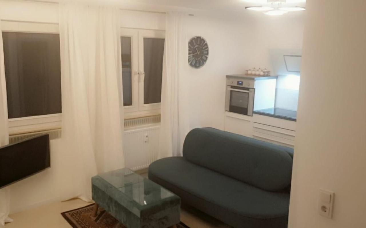 Apartment Mit Schoener, Moderner Einrichtung Koln Bagian luar foto