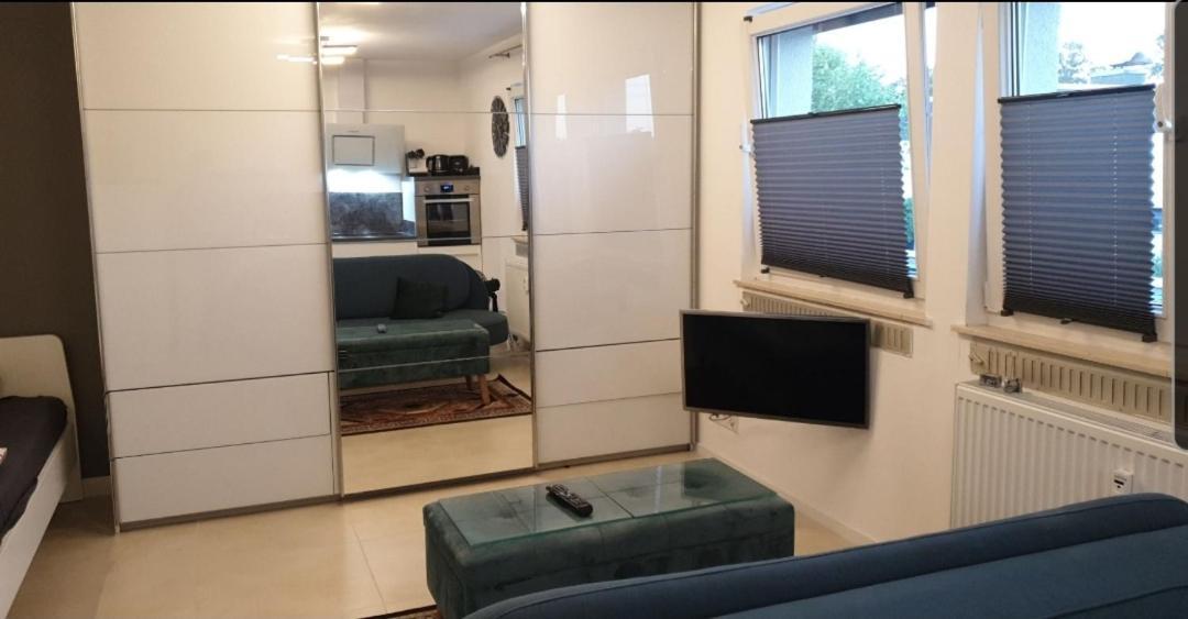 Apartment Mit Schoener, Moderner Einrichtung Koln Bagian luar foto